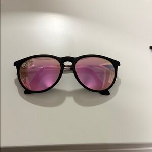 Stylish Black Sunglasses with Pink Lenses